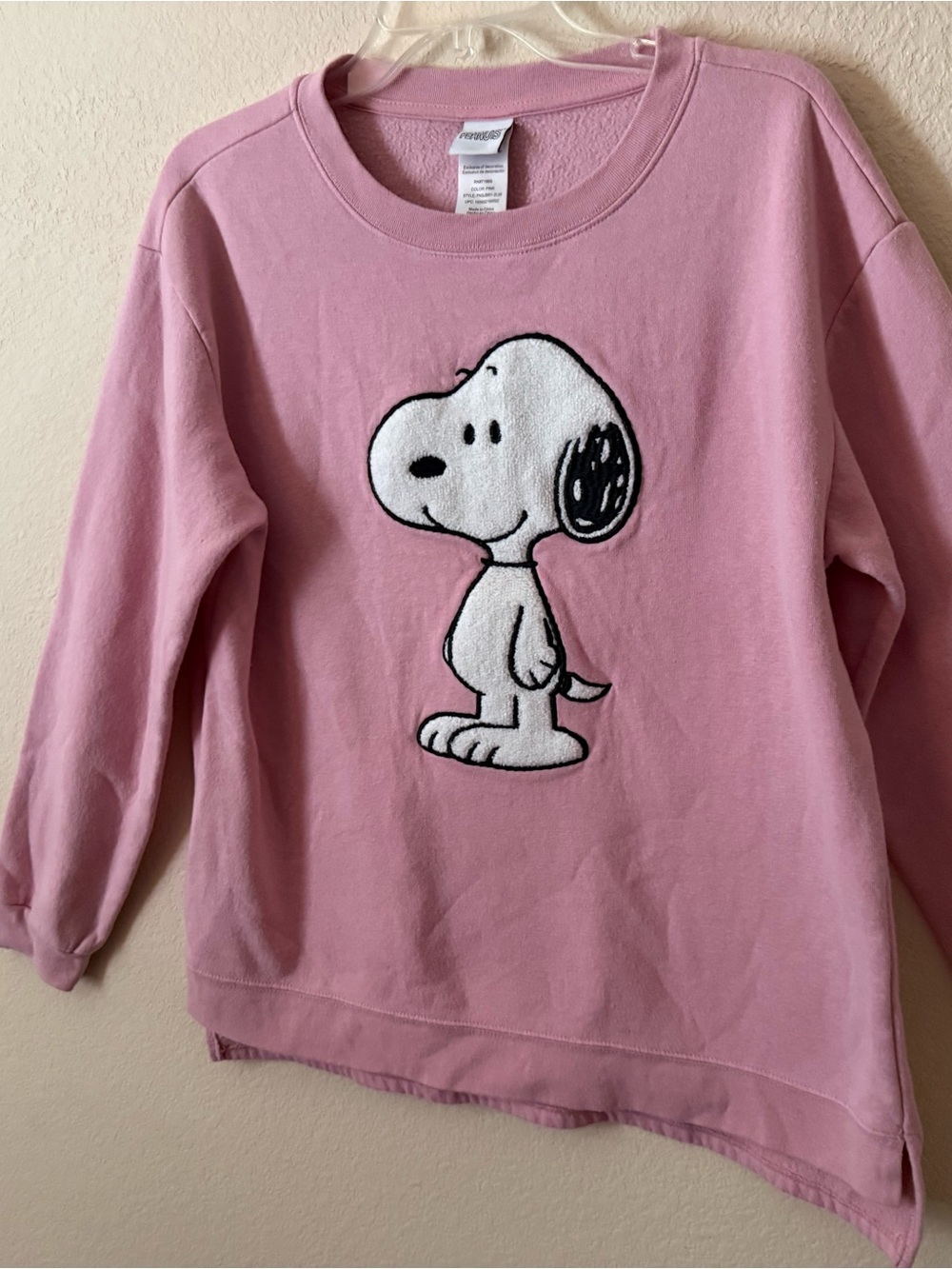 Peanuts Snoopy Pink Crewneck Pullover Sweatshirt with Chenille Patch X-Large - Picture 2 of 16